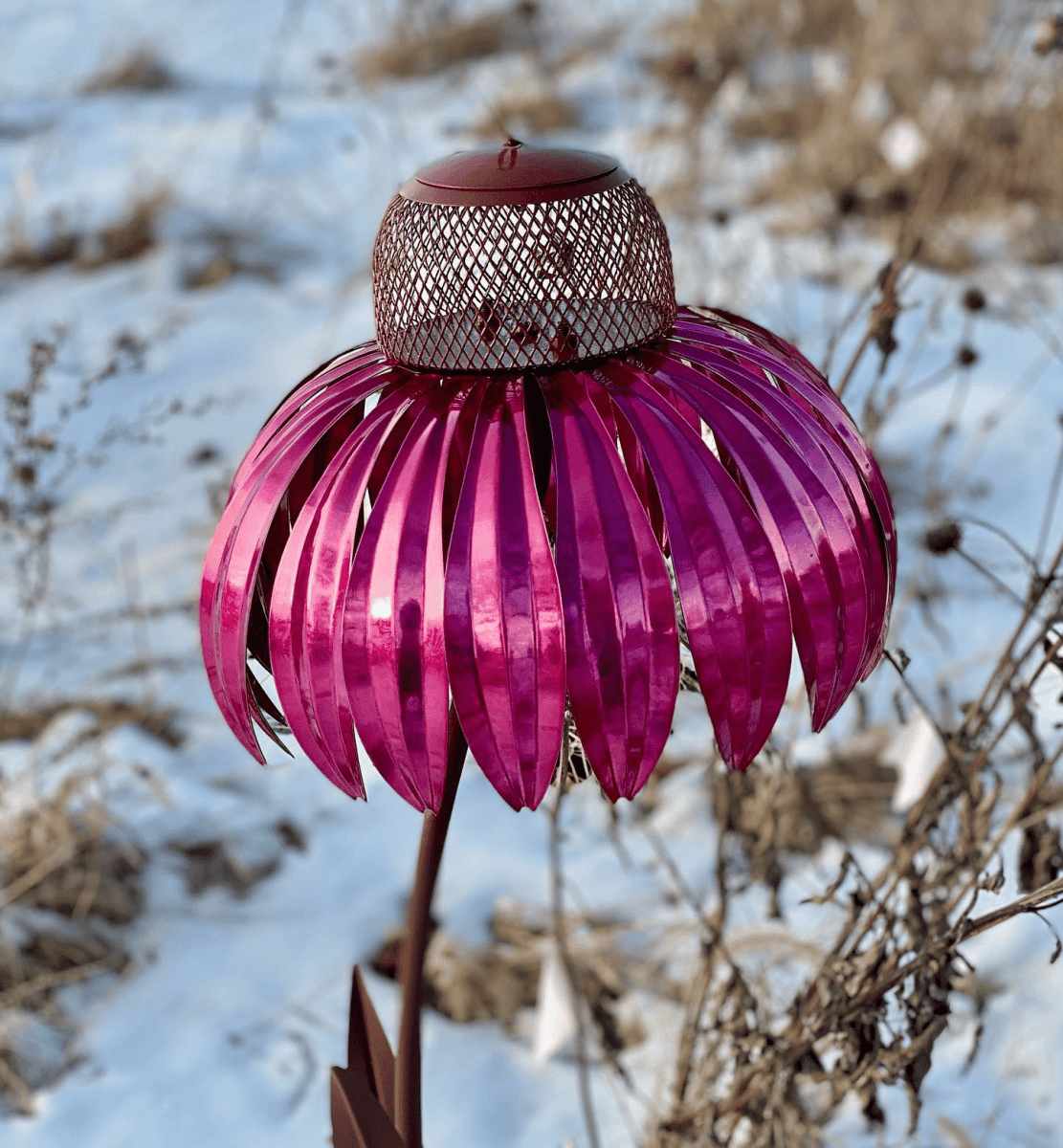 BloomFeast – Elegant cone-shaped feeder that blends with garden flowers. 7