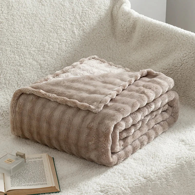 Cozy 3D Bubble Plush Throw Blanket - Soft Fleece for All Seasons 10