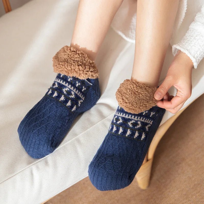 Cozy Coral Fleece Non-Slip Winter Socks for Men and Women - Warm & Stylish 5