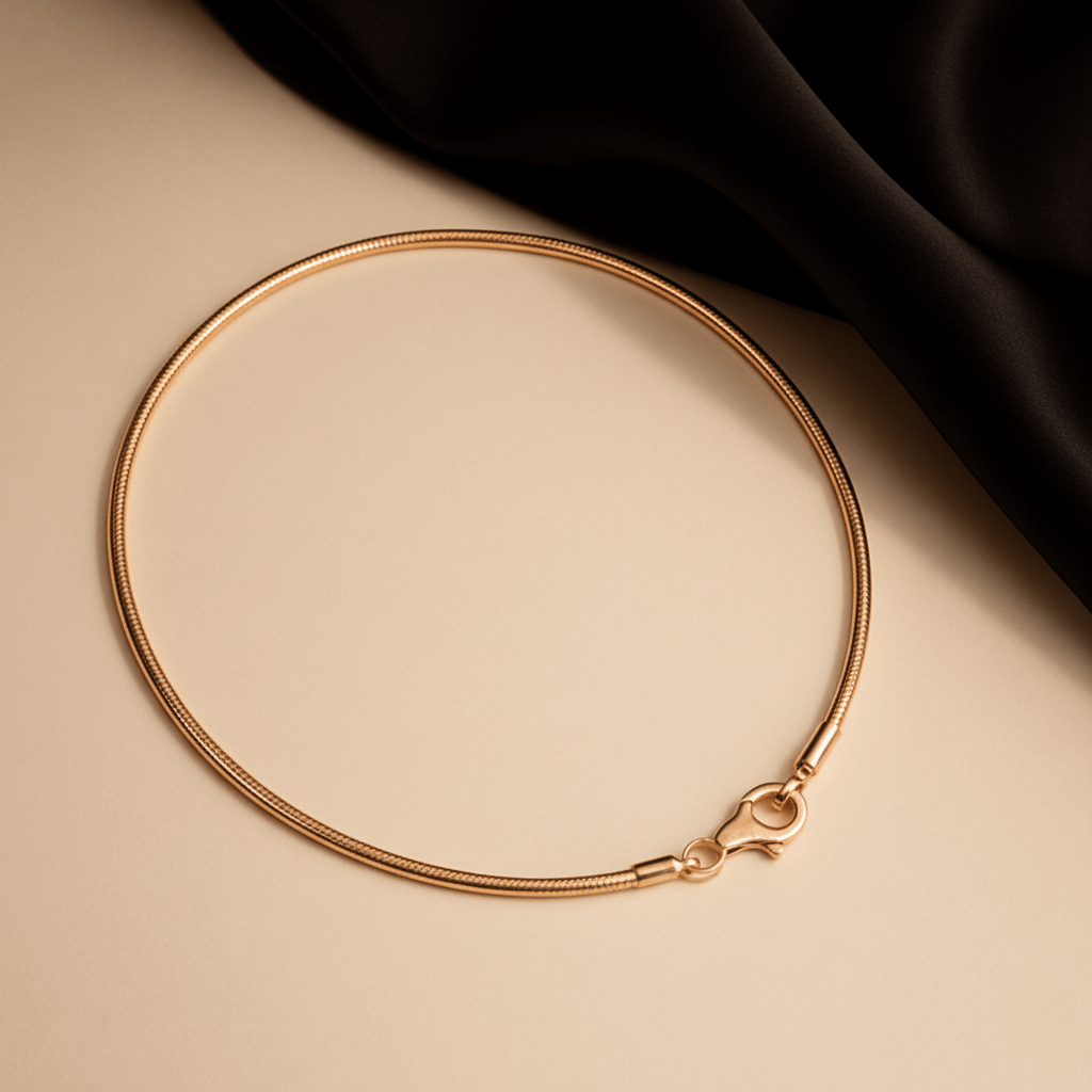 SnakeBite Time – Sharp Minimalist Watch Design for Modern Elegance
