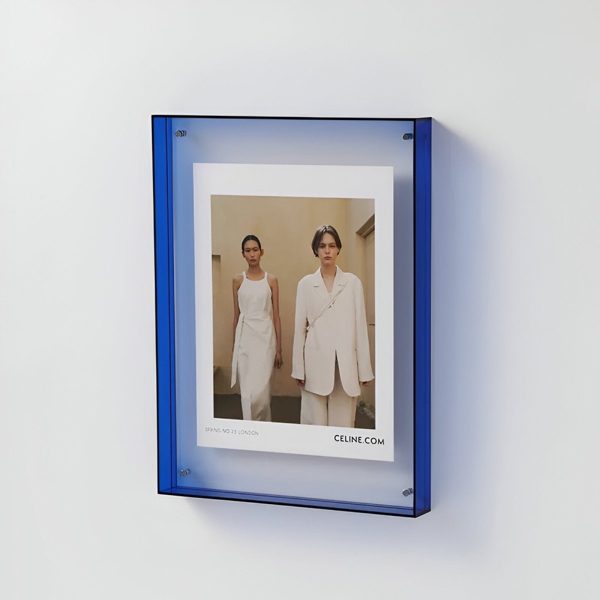 AURAFRAME – Frameless Acrylic Picture Frame with Modern Minimalist Design