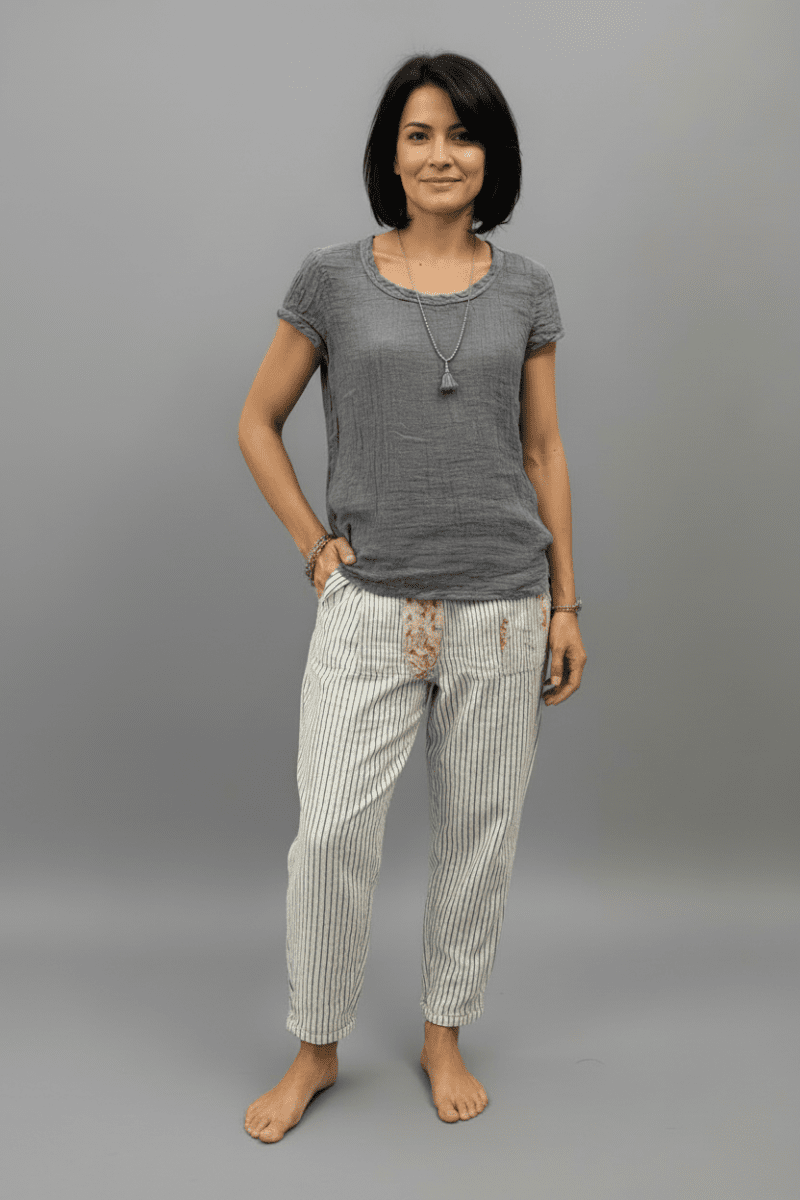 RETROCURV – Curved Hem T-Shirt with Vintage Influence