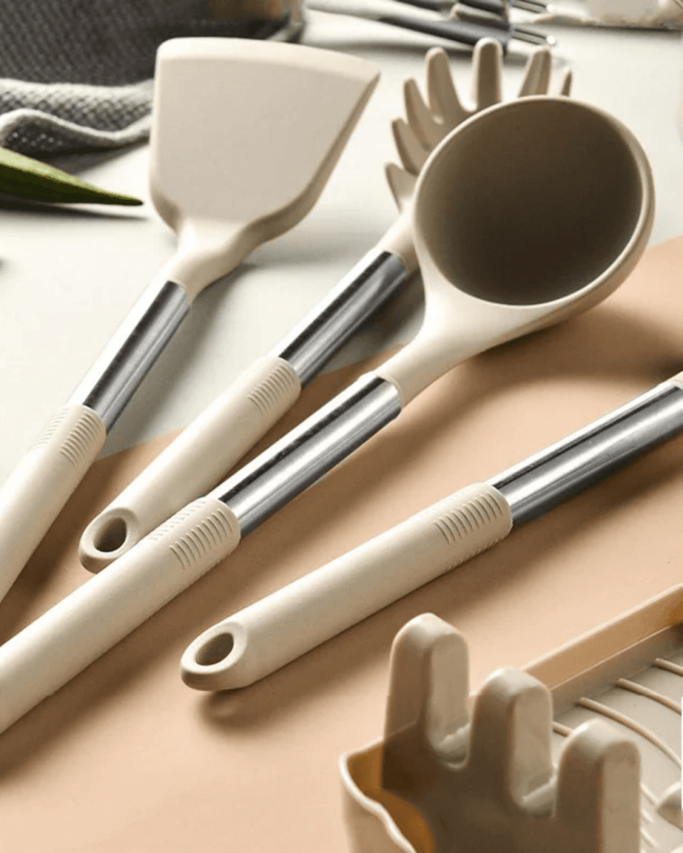 KITCHENORA – Complete Utensil Set with Silicone Heads & Wood-Style Handles 4