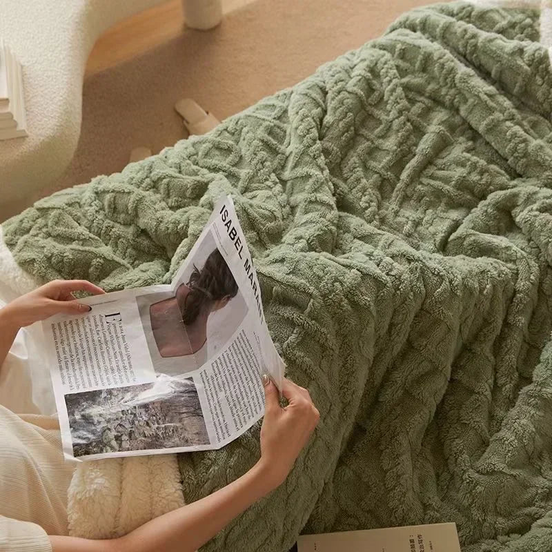 NORDICLOFT – Thick Lambswool Blanket for Winter Comfort