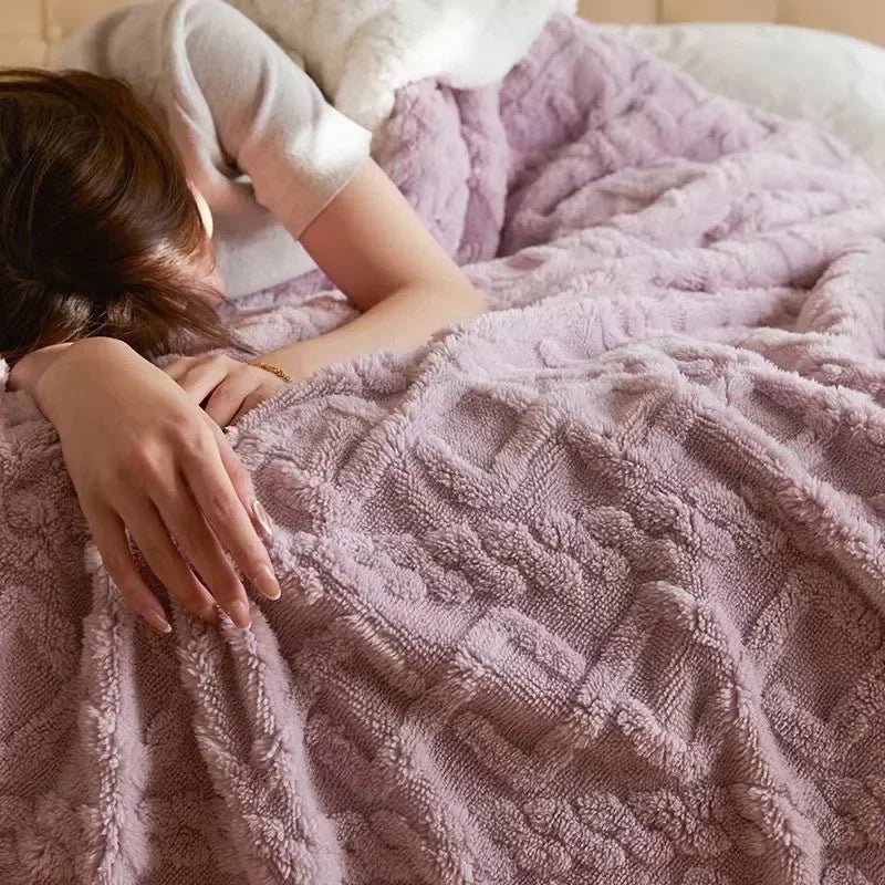 NORDICLOFT – Thick Lambswool Blanket for Winter Comfort