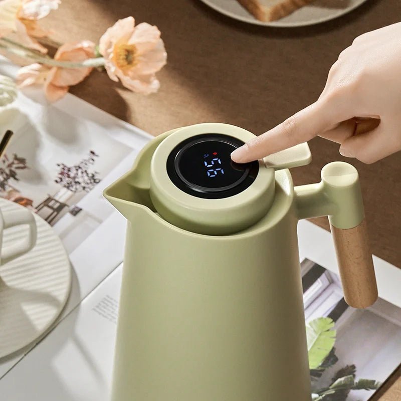 Lattea – Thermal Jug with Temperature Display, Leak-Proof Design & Wooden Handle 3