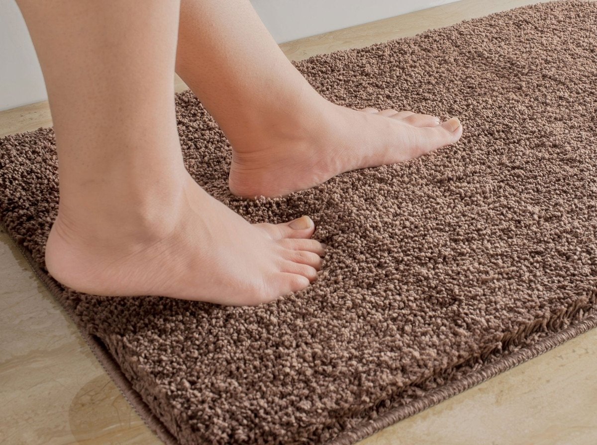 Luxura UltraSoft Bath Mat | Super-absorbent microfiber bathroom rug with anti-slip backing 2