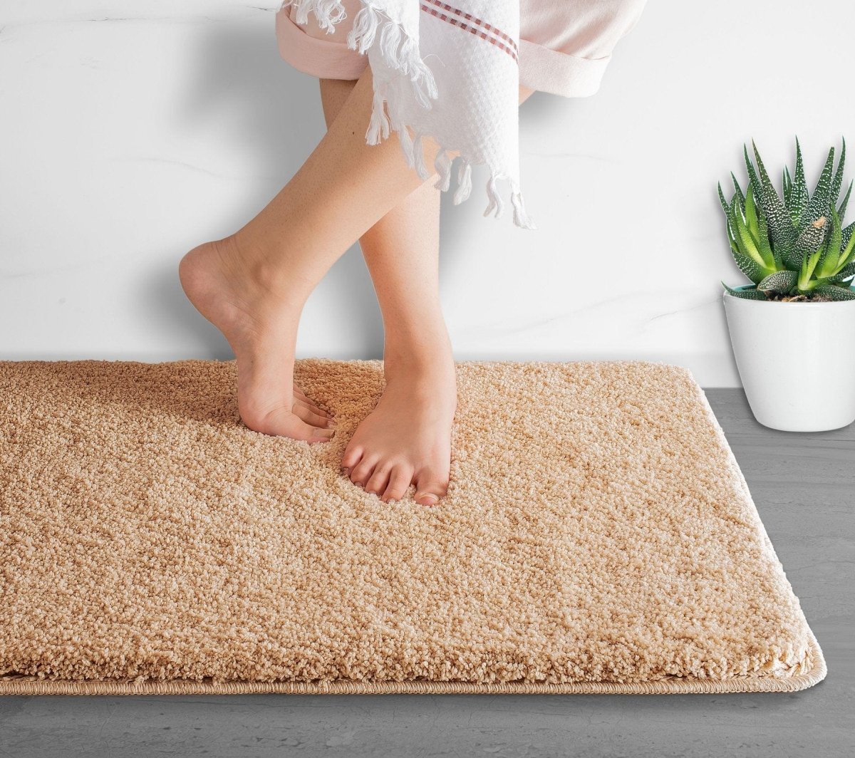 Luxura UltraSoft Bath Mat | Super-absorbent microfiber bathroom rug with anti-slip backing 4