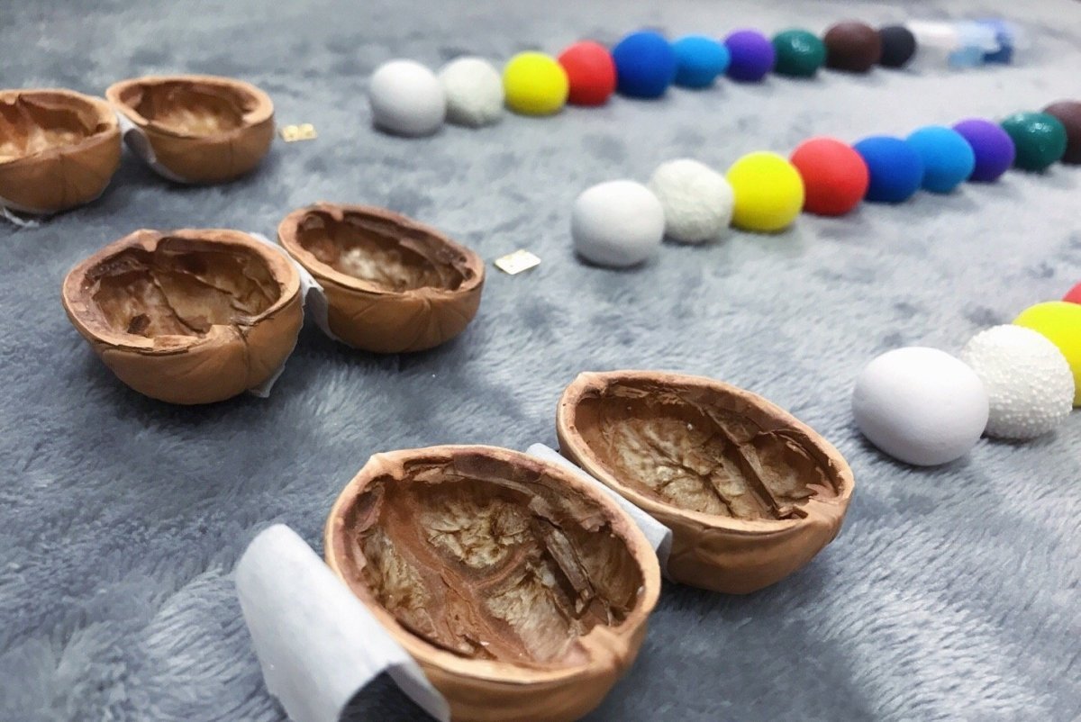 NATUREHAVEN – Handmade Walnut Shell Dollhouse for Unique Miniature Décor 5