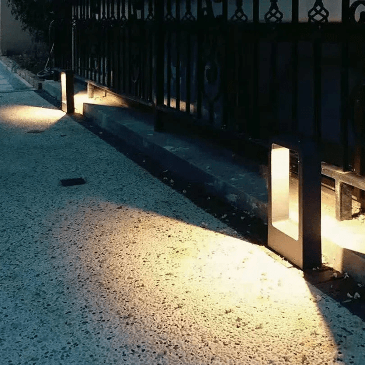 RadiantWay – Elegant Floor Light for Pathways & Gardens 3