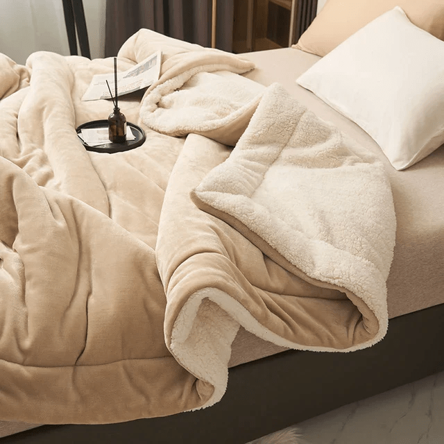 SOFTHUG LUXE – Plush Flannel Fleece Blanket for Comfort & Style 3