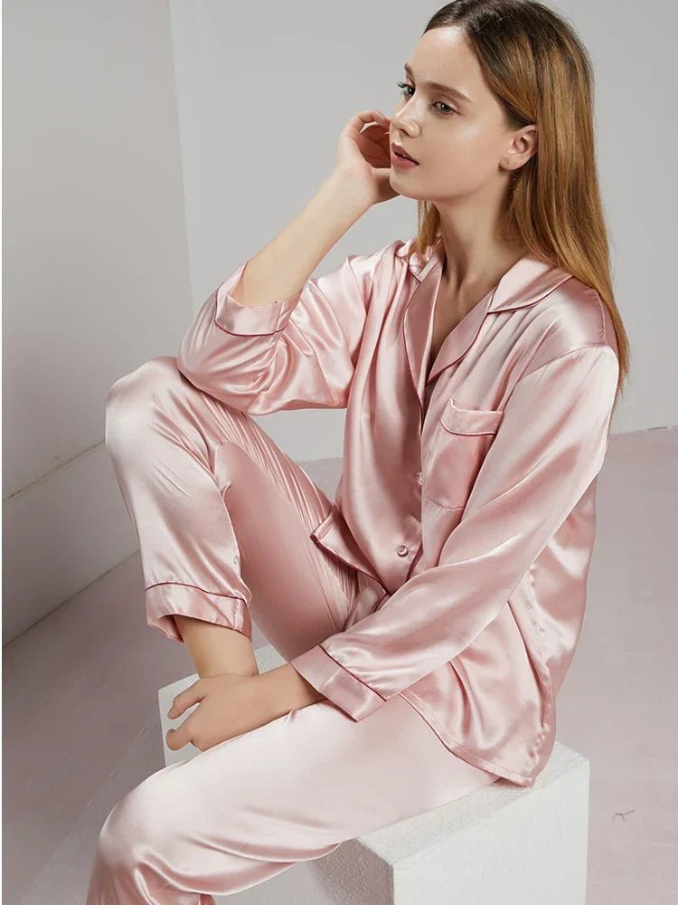 SILVAURA - Pyjamaset van 100% moerbeizijde met lange mouwen, shirt en broek
