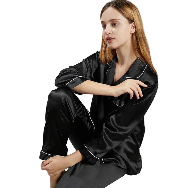 SILVAURA - Pyjamaset van 100% moerbeizijde met lange mouwen, shirt en broek