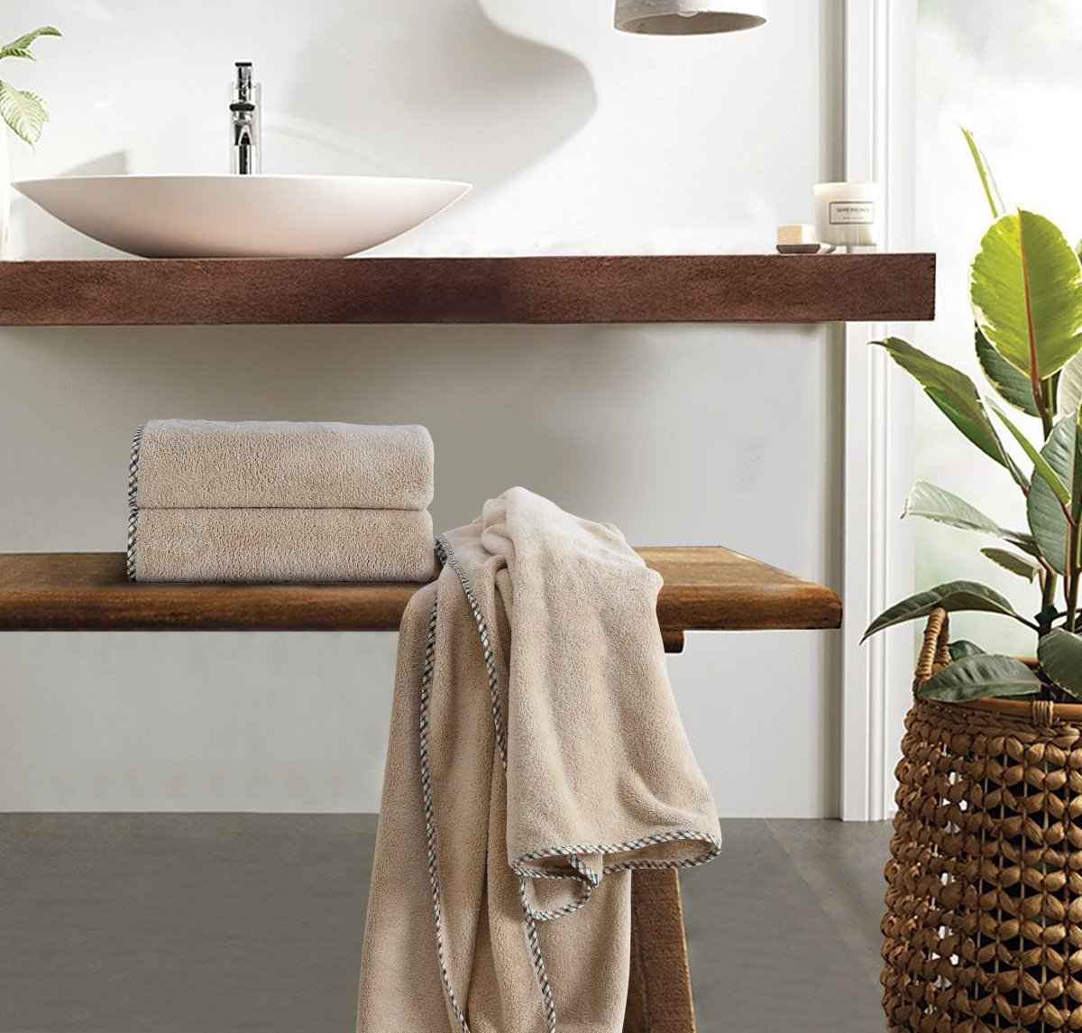 Solenza Premium Bath Towel | Lightweight microfiber towel with fast-dry technology 10