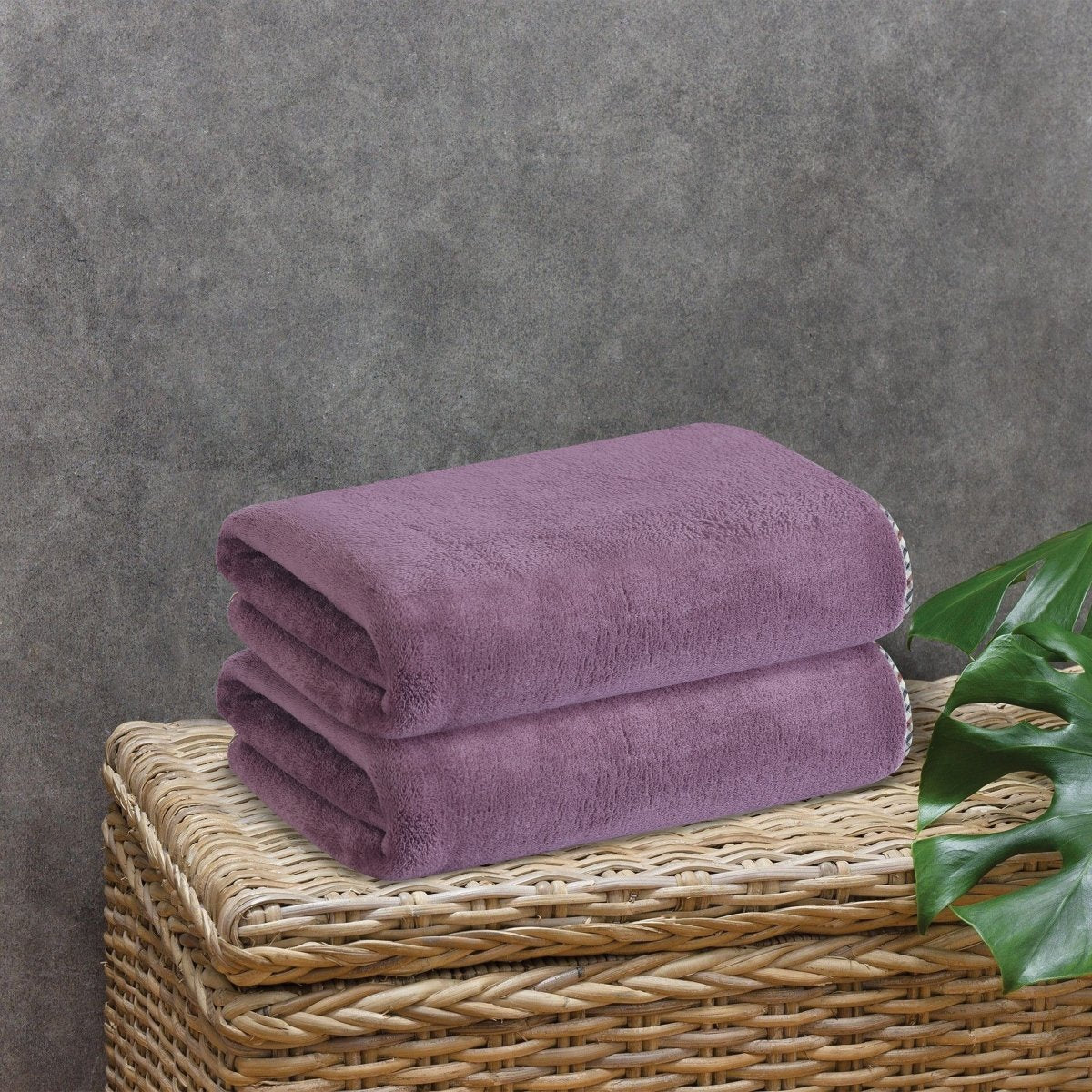 Solenza Premium Bath Towel | Lightweight microfiber towel with fast-dry technology 5