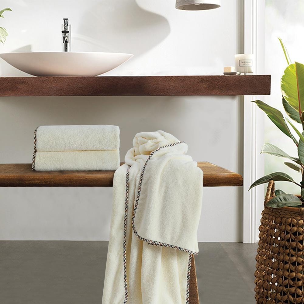 Solenza Premium Bath Towel | Lightweight microfiber towel with fast-dry technology 7