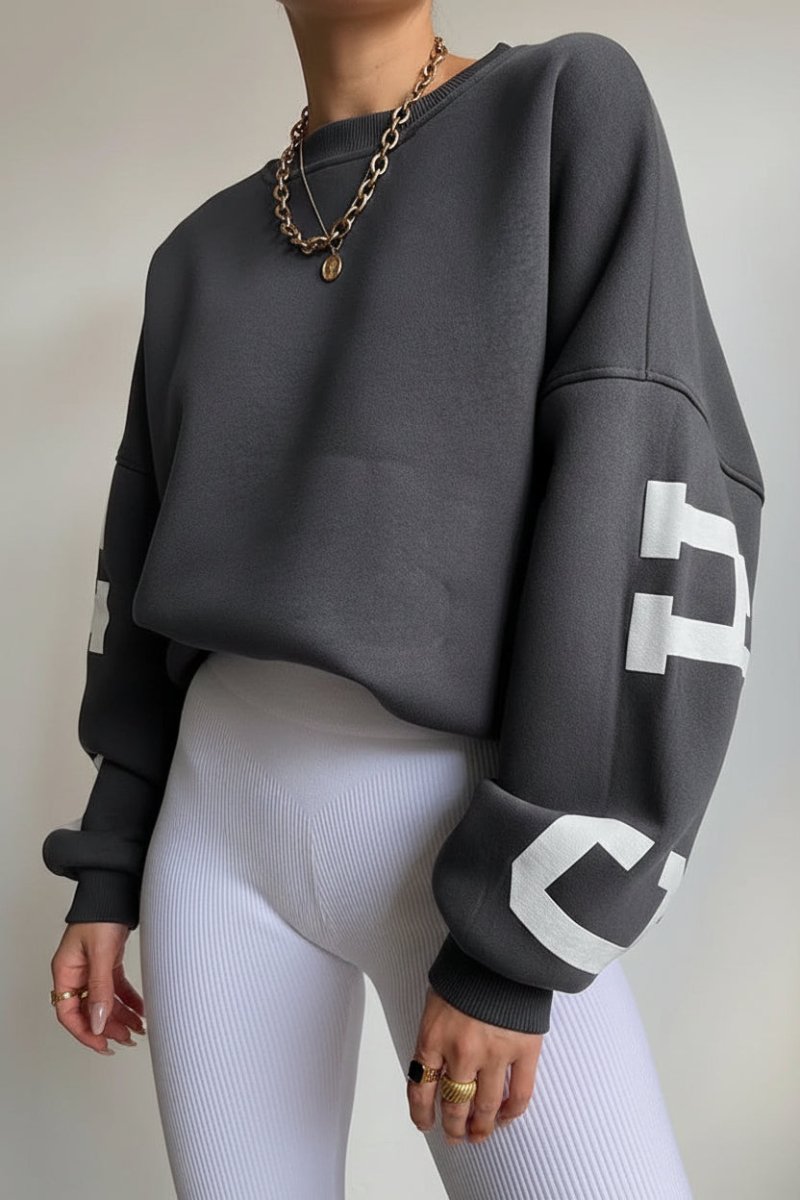 FLANKSTYLE – Oversized Women’s Sweatshirt with Statement Side Print