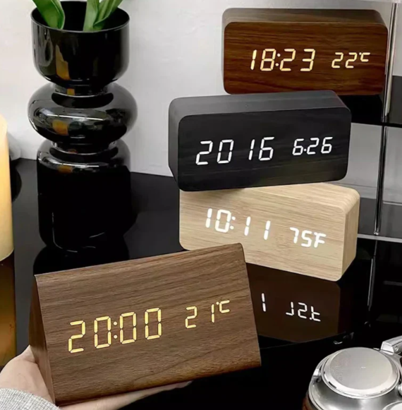 WOODLUME - Minimalistische houten LED-klok met stem- en klapbediening