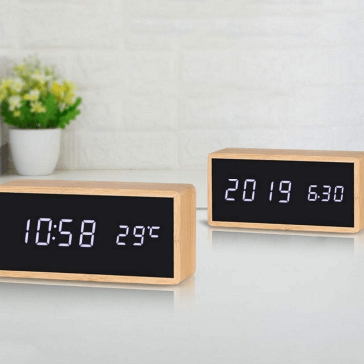 ZENORIS – LED bamboo alarm clock with temperature display & USB/battery operation 4