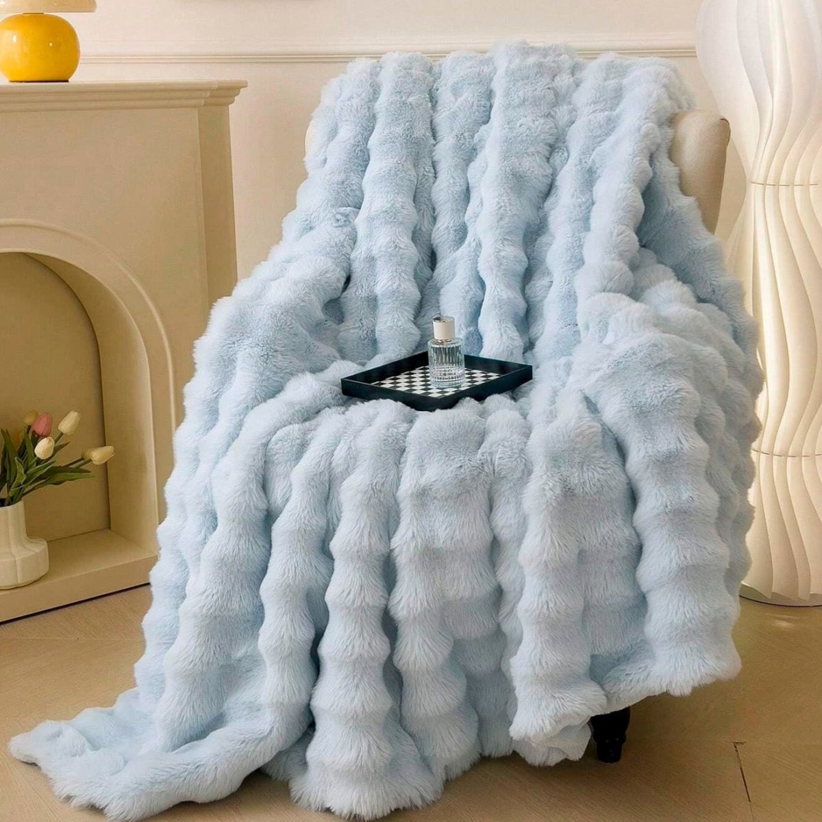 ZenithThrow – Lightweight and Luxurious Travel Companion 4