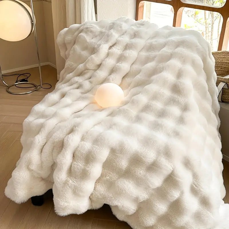 ZenithThrow – Lightweight and Luxurious Travel Companion 5