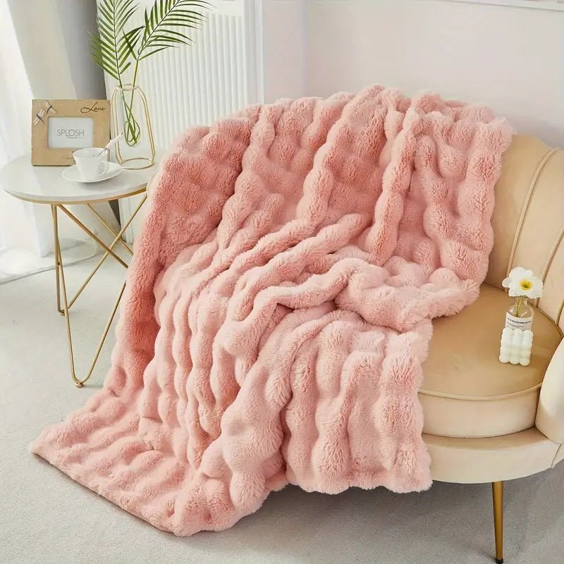 ZenithThrow – Lightweight and Luxurious Travel Companion 8