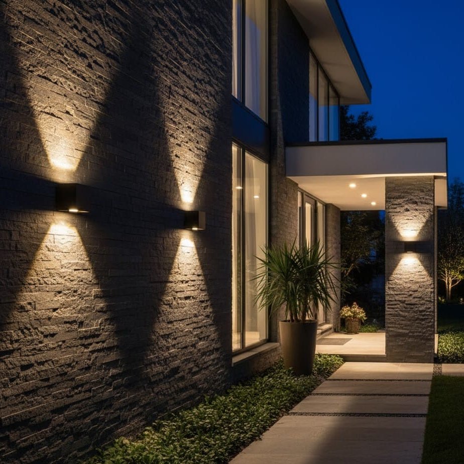 GLOWCUBE – LED Wall Light with Adjustable Brightness & Wireless Design