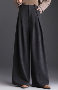 ATELÉRA – Fluid Wide Leg Pants with Deep Front Pleats & Wool-Like Texture