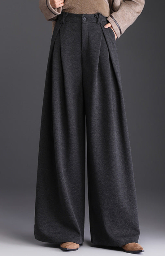 ATELÉRA – Fluid Wide Leg Pants with Deep Front Pleats & Wool-Like Texture