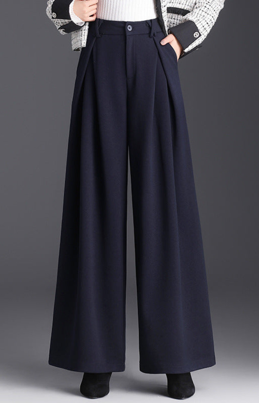ATELÉRA – Fluid Wide Leg Pants with Deep Front Pleats & Wool-Like Texture