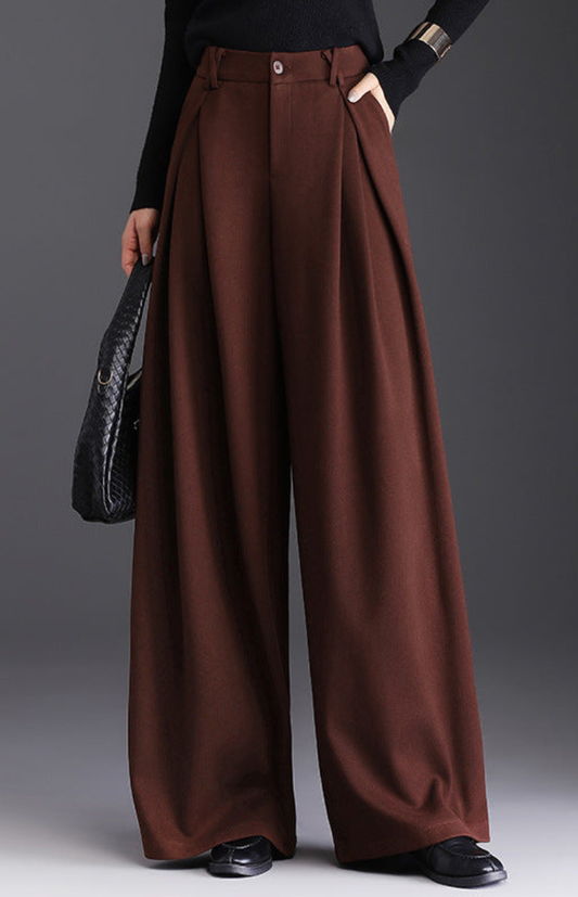 ATELÉRA – Fluid Wide Leg Pants with Deep Front Pleats & Wool-Like Texture