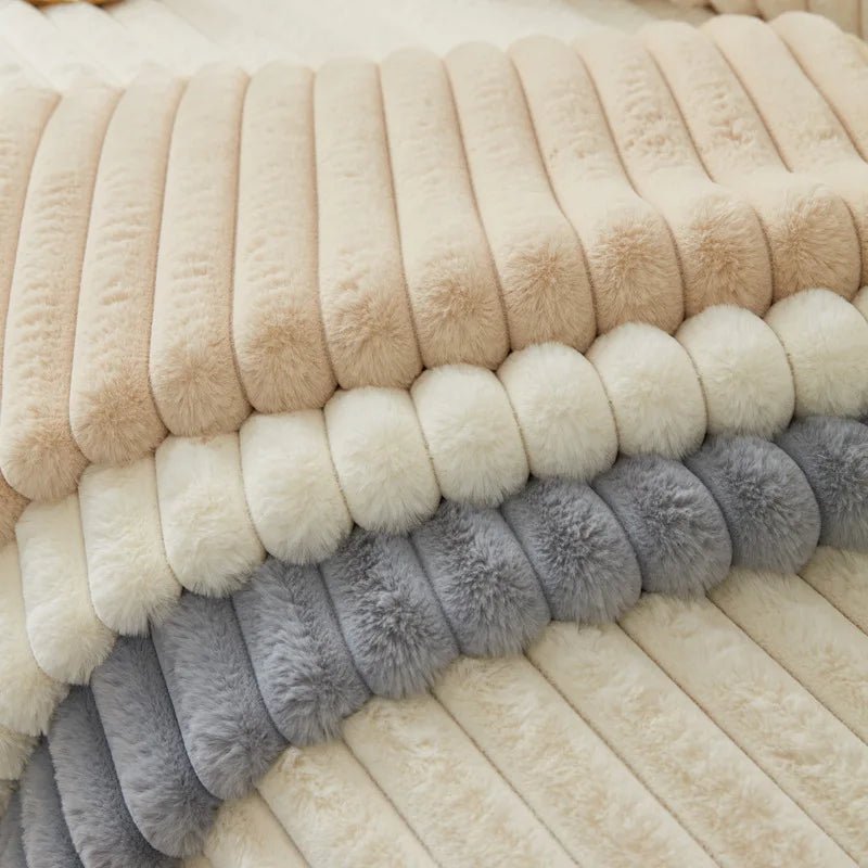 COZYPUFF – Luxurious winter sofa cushion made of artificial rabbit fur 2