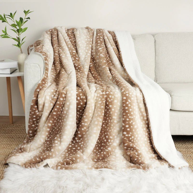 Cozy Deer Print Faux Fur Throw Blanket - Double-Sided Plush Comfort 0