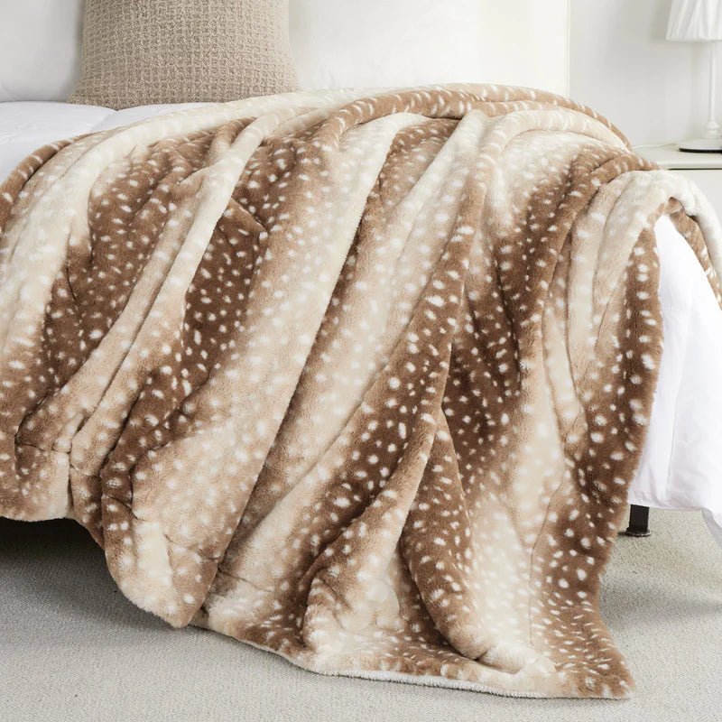 Cozy Deer Print Faux Fur Throw Blanket - Double-Sided Plush Comfort 1