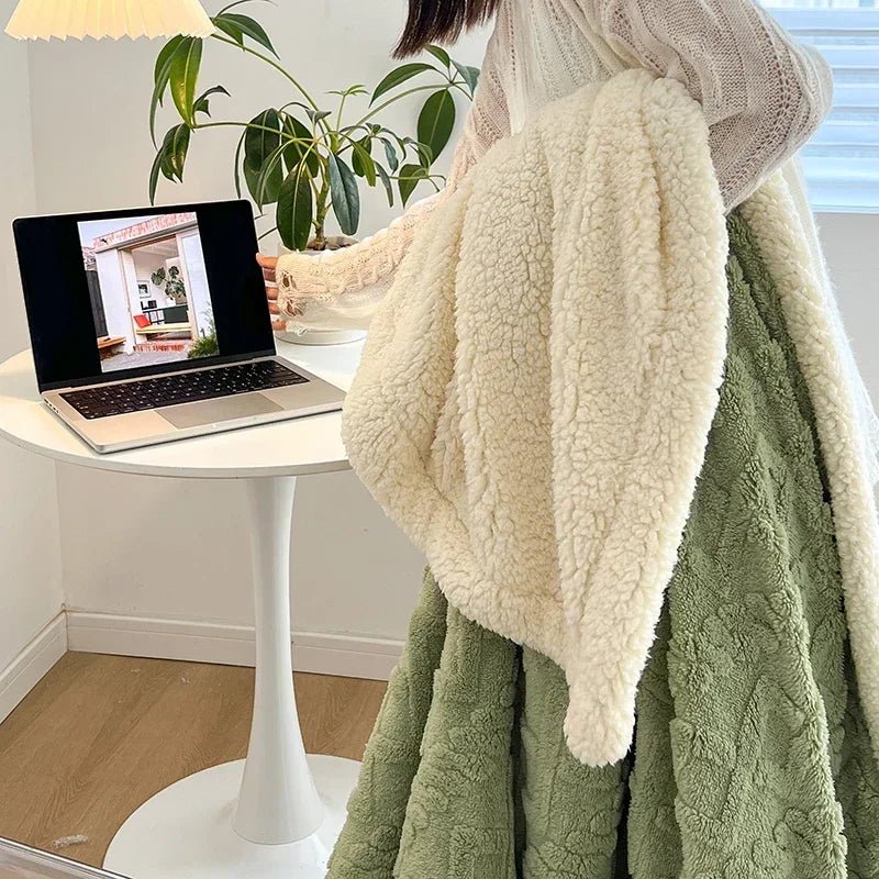 Cozy Soft Woolen Throw Blanket - Luxurious Lamb Velvet Flannel for Home & Office 4