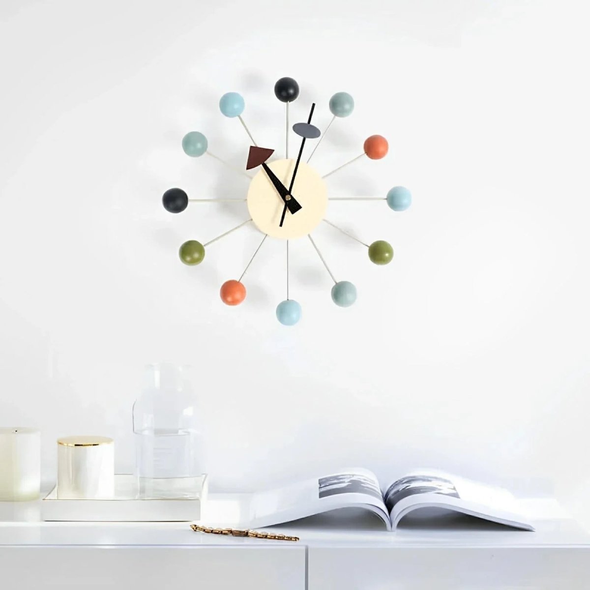 Elegant Sunburst Wall Clock - 32 cm Silent Quartz Movement for Home Décor 1