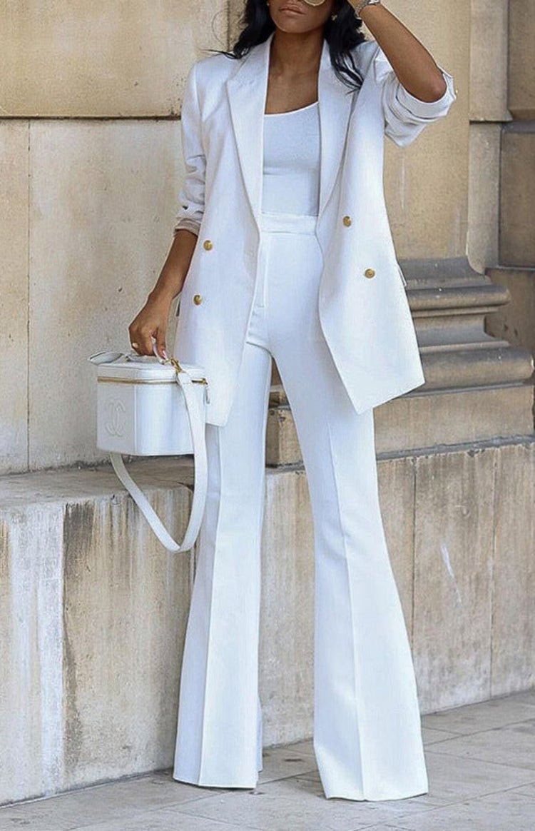 Elegant Women's Suit - Two-Piece Blazer Set with Trousers for Formal Occasions 1