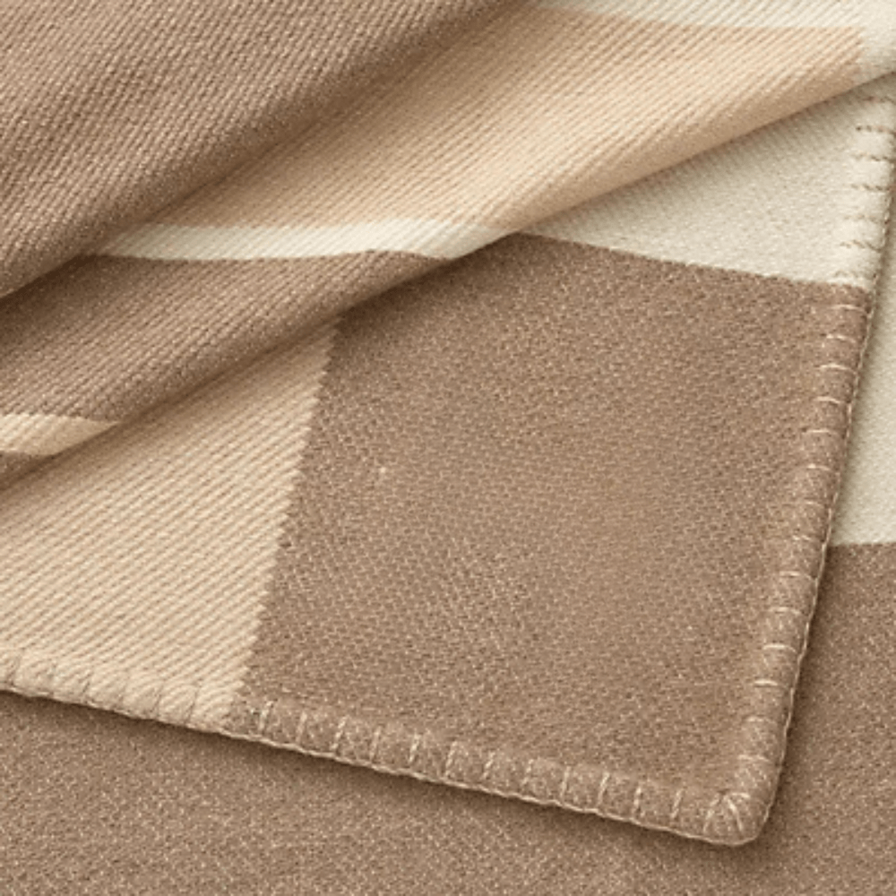Elegant Wool-Cashmere Blanket for Cozy Interiors - Luxurious Soft Touch 2