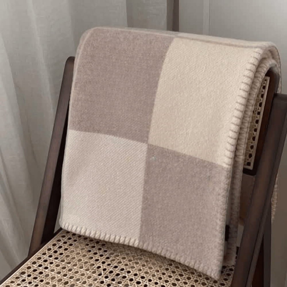 Elegant Wool-Cashmere Blanket for Cozy Interiors - Luxurious Soft Touch 8