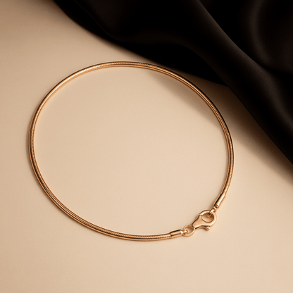 SnakeBite Time – Sharp Minimalist Watch Design for Modern Elegance
