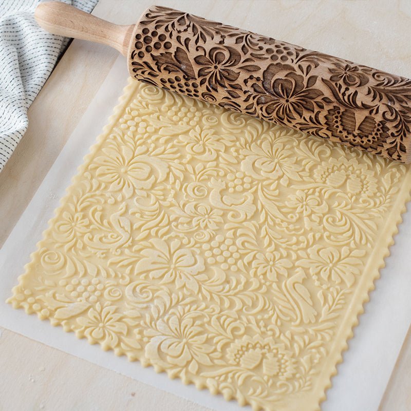 Handcrafted Embossed Rolling Pin - Festive Baking Tool with Cookie Cutters 1