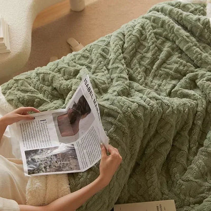 NORDICLOFT – Thick Lambswool Blanket for Winter Comfort