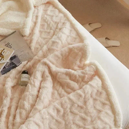 NORDICLOFT – Thick Lambswool Blanket for Winter Comfort