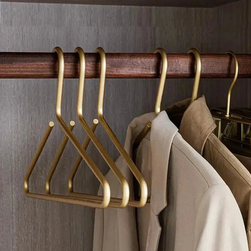 LuxeSuit - 5-Piece Metal Clothes Hanger Set in Gold & Silver for Elegant Storage 0