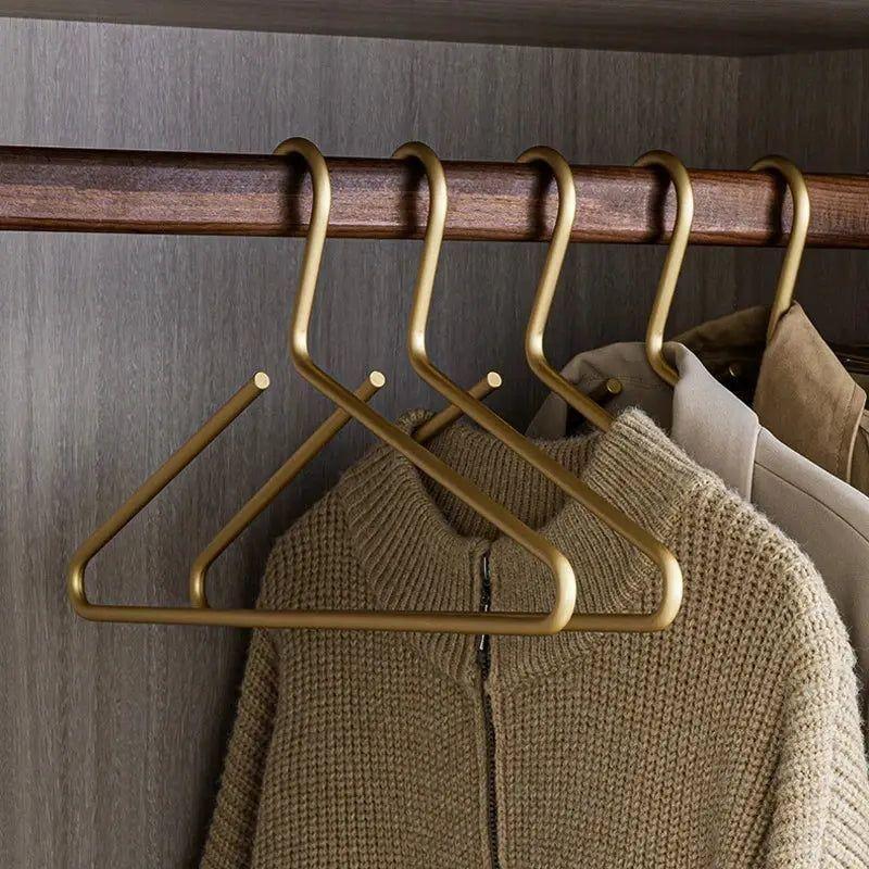 LuxeSuit - 5-Piece Metal Clothes Hanger Set in Gold & Silver for Elegant Storage 1