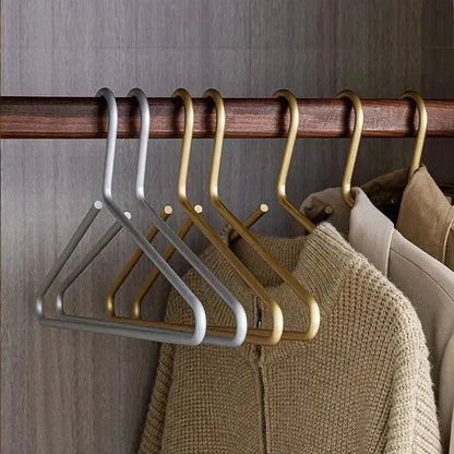 LuxeSuit - 5-Piece Metal Clothes Hanger Set in Gold & Silver for Elegant Storage 7