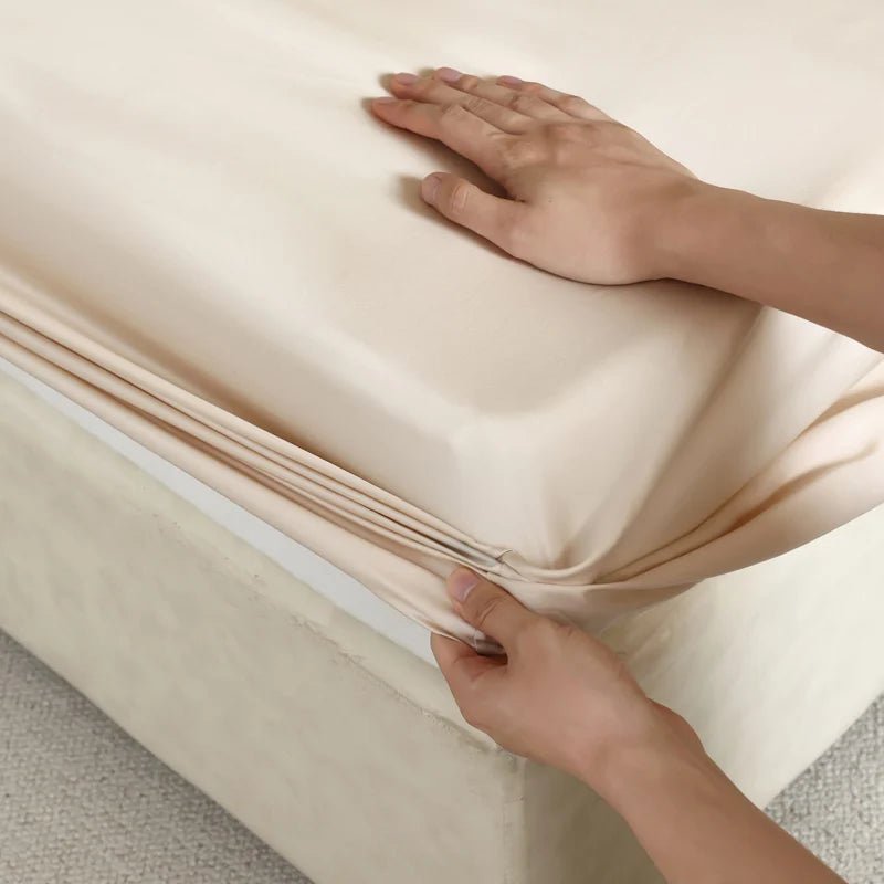 Luxury Mulberry Silk Fitted Sheet - Smooth, Breathable, Non-Slip Design 12