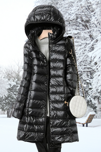 FEATHERA – Women’s Ultralight Down Jacket with Removable Hood & Elegant Design