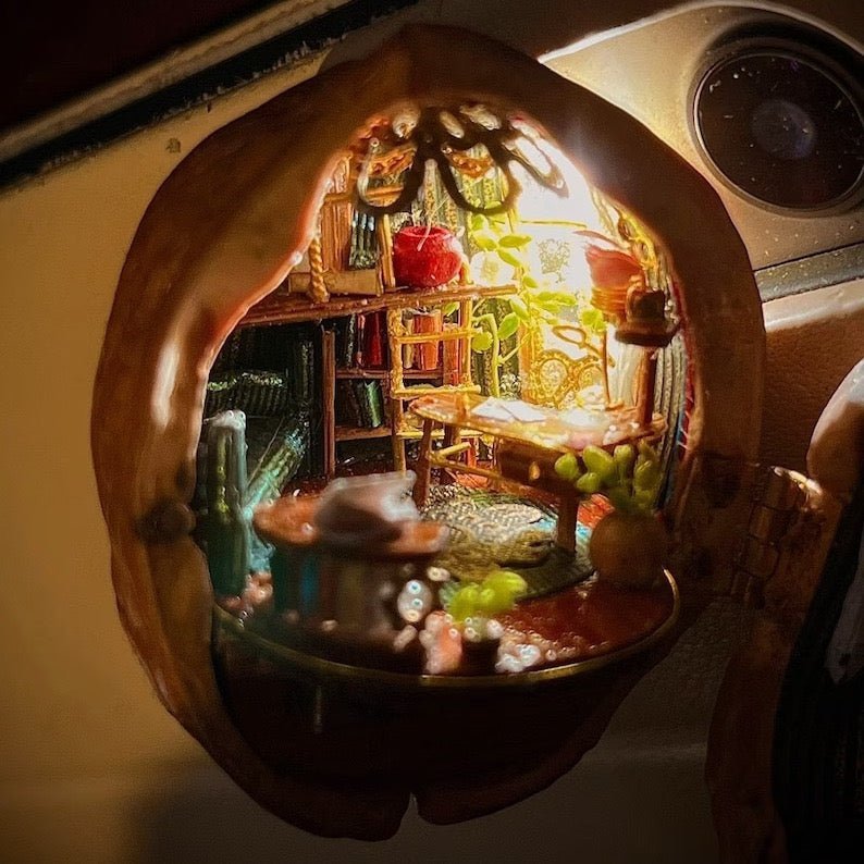 NATUREHAVEN – Handmade Walnut Shell Dollhouse for Unique Miniature Décor 7
