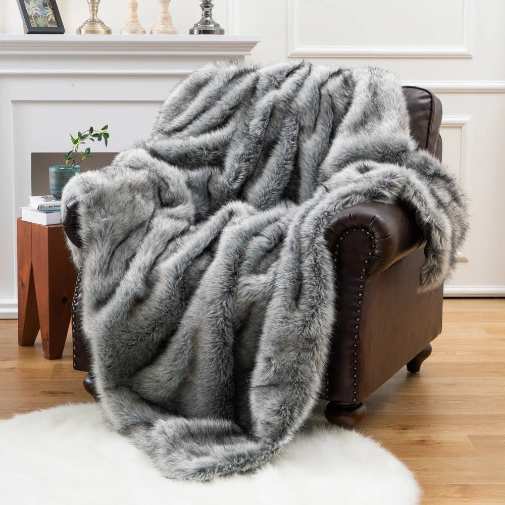 Nepbont - Soft Fluffy Throw Blanket 135x200cm with Luxurious Vos Bont Design 4